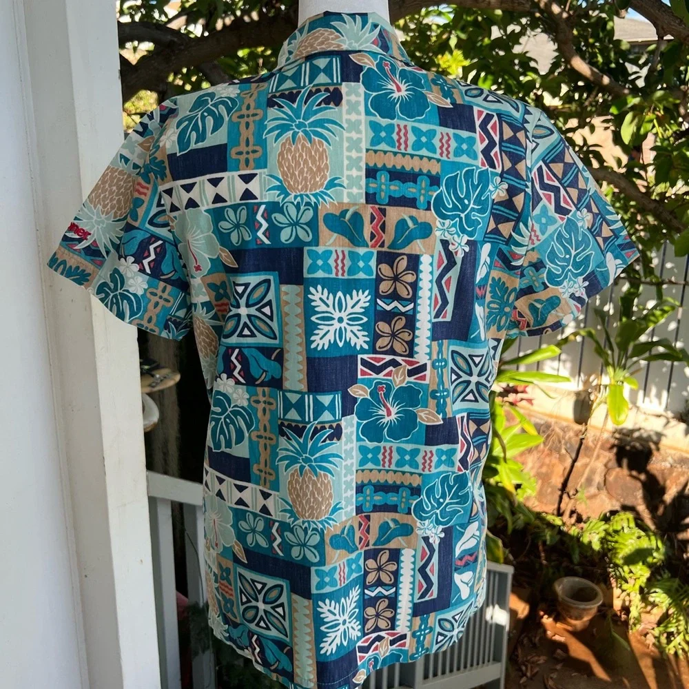 Vintage NFL Pro Bowl Official Woman’s VIP Sponsor Aloha Shirt - Picture 6 of 11